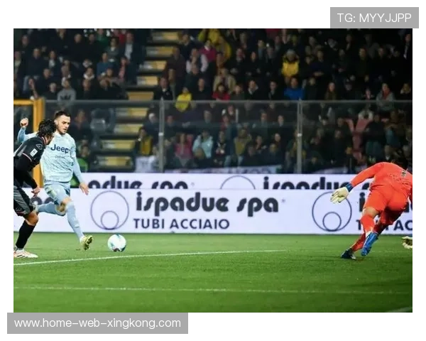 尤文后防的关键拦截守住了最后一刻胜利