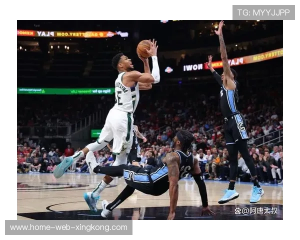 雄鹿进攻火力全开，字母哥再度砍下高分，雄鹿 字母哥